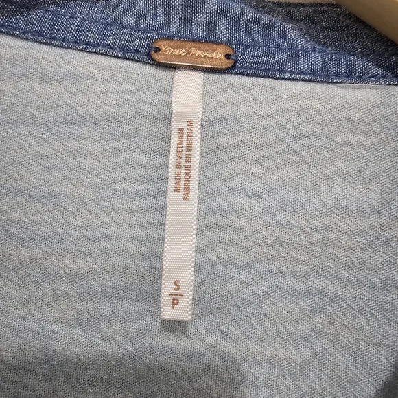 Free People Bandana Bandit Printed & Embroidered Button Down Size S - Picture 7 of 16